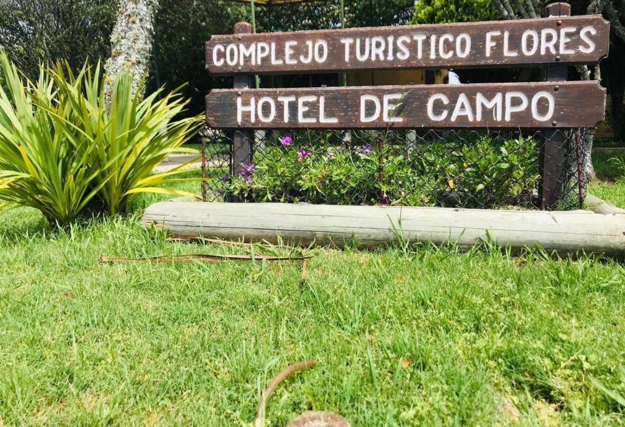 Complejo Turistico Flores Тринидад Экстерьер фото